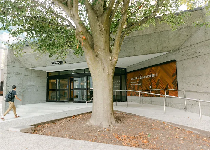 West Coast Suites At Ubc