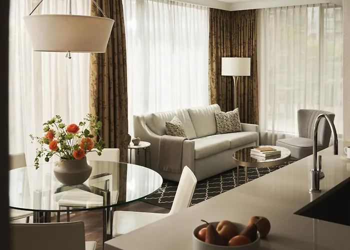 L'Hermitage Hotel